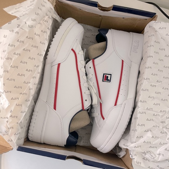 NEW! FILA Court Lux 2 sneakers. Sold out model! Women Size 10. - Picture 3 of 7